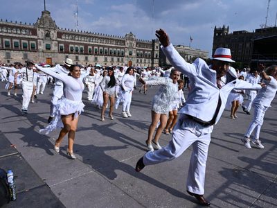 “La Rutina del Pueblo”: 40 mil personas celebran en CDMX el Día Internacional de la Danza