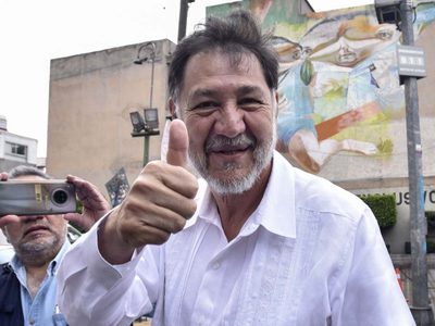 “Son unos cretinos”: Fernández Noroña truena contra la UNAM por recomendar el cubrebocas
