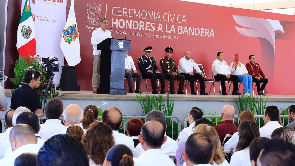 Entrega Gobernador cien patrullas más a la Guardia Estatal