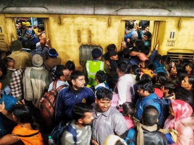 Una estampida deja al menos 18 muertos en estación de tren en Nueva Delhi