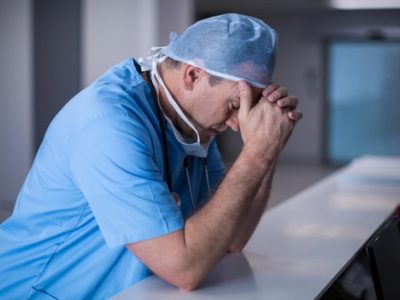 El 60% de los médicos reconocen tener o estar en riesgo de bornout