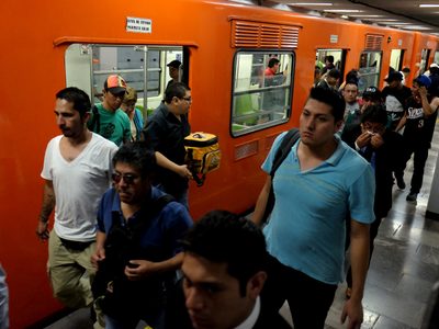 En los últimos cinco años, 178 personas murieron tras lanzarse a las vías del Metro de CDMX