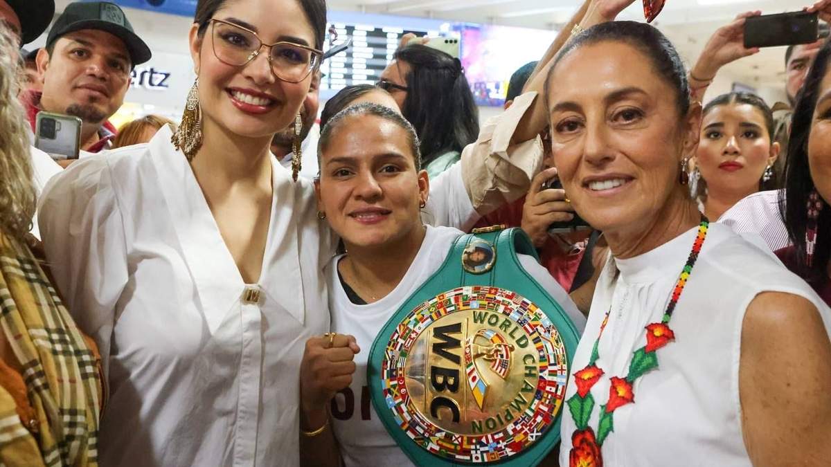 Claudia Sheinbaum con la Campeona Mundial de Boxeo, la nayarita Asley González