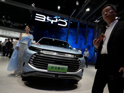 Fabricantes de autos compiten para asegurarse el suministro del llamado "oro blanco": litio