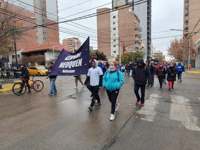 Los trabajadores tercerizados de Salud se movilizaron en Neuquén
