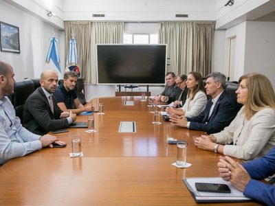 Mariano Gaido junto a otros jefes comunales declararon la emergencia en Transporte