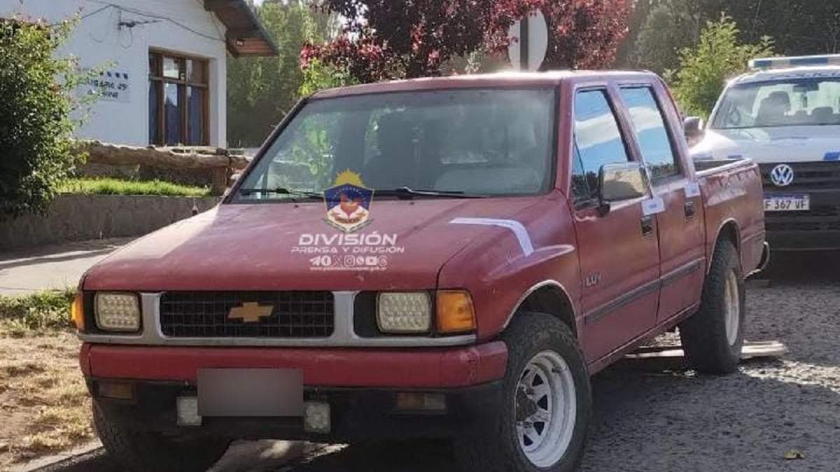 La camioneta secuestrada por la policía en Aluminé. Fuente: (Policía de Neuquén)