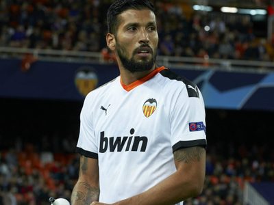 Fuerte conflicto entre Ezequiel Garay y Valencia