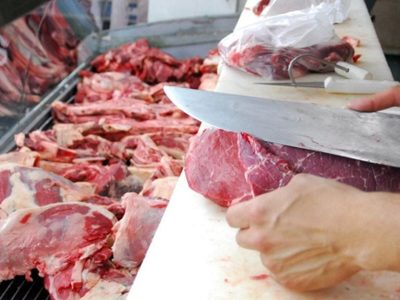 Locura en Neuquén para poder adquirir cortes de carne más económicos