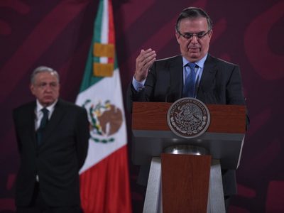 Ebrard asegura que el senador John Neely Kennedy “es un hombre profundamente ignorante”