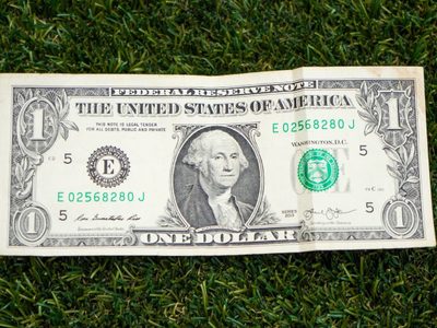 A revisar debajo el colchón: el billete de dólar que puede hacerte ganar una verdadera fortuna debido a este error