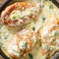 Pollo a la crema de verdeo: fácil y tentador, el secreto gourmet para que te quede mejor que el del bodegón