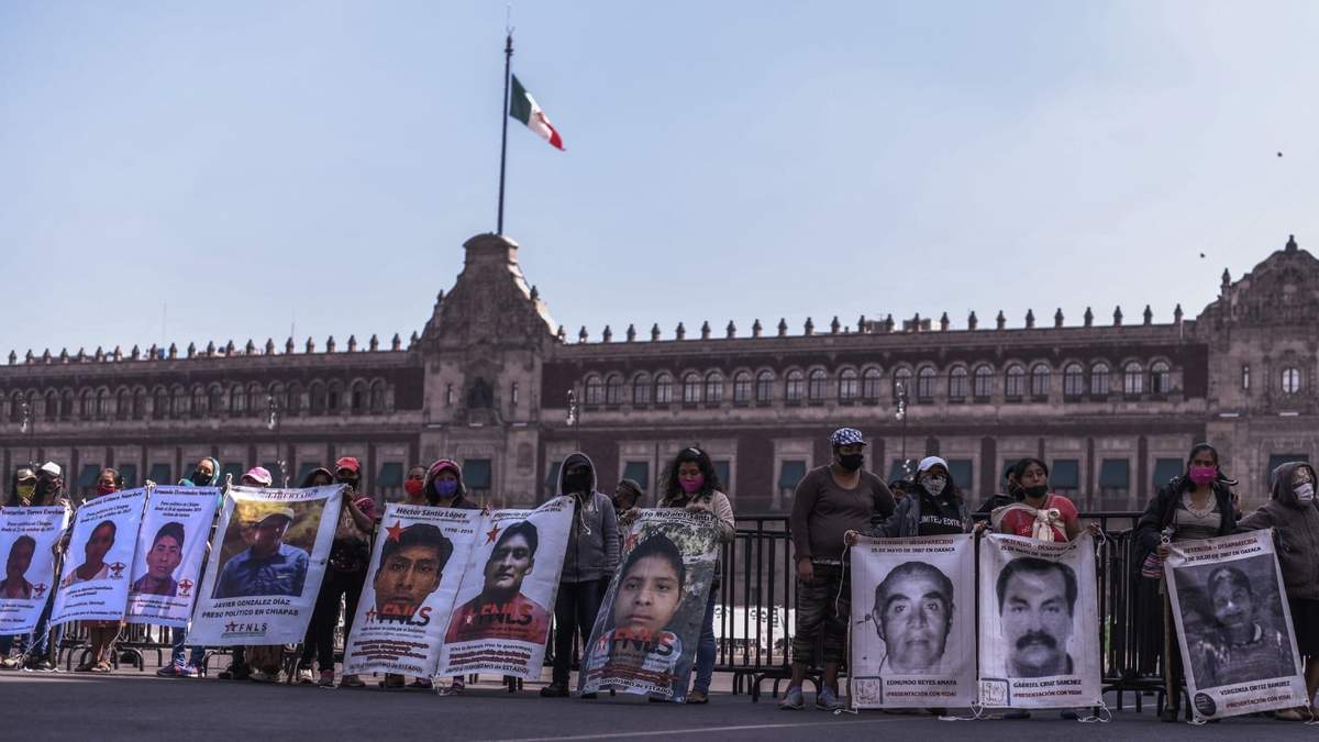 Integrantes del Frente Nacional de Lucha por el Socialismo