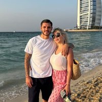 Apareció una curiosa fotografía de Wanda Nara abrazada a quien sería el doble de Mauro Icardi