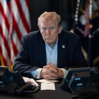 Trump amenaza a Irán por supuestos cobros a petroleros que atraviesan el estrecho de Ormuz