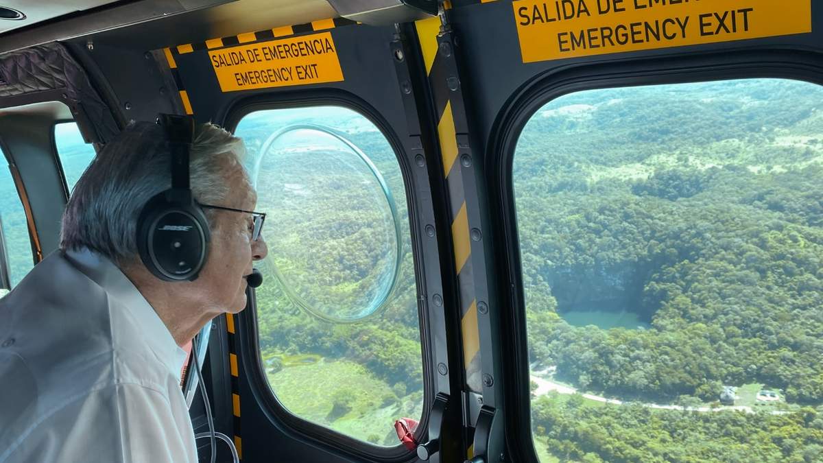 Sobrevuelo de AMLO por la ruta del Tren Maya