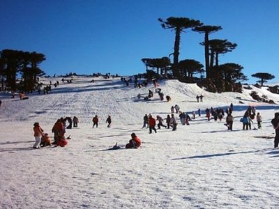 Vuelve a funcionar el parque de nieve en Primeros Pinos
