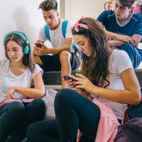 ¿Prohibir smartphones en escuelas?