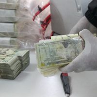 Agentes de la AIC hallan 'crystal” y un millón 700 mil dólares en tres autos en la Celaya-Querétaro