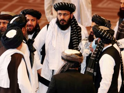 EE. UU. recibe garantías de los talibanes para permitir la salida de los afganos luego de la retirada