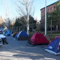 Largas filas en las puertas del CPE para cubrir licencias de titulares