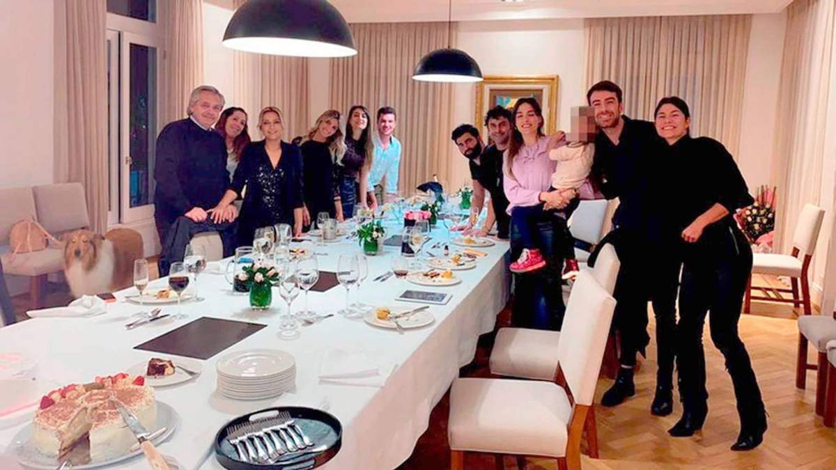 El festejo por el cumpleaños de Fabiola Yáñez del año pasado. Fuente: (Twitter)