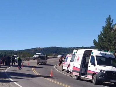 Ocho personas hospitalizadas por un tremendo siniestro y vuelco en una curva de la Ruta Nacional 40