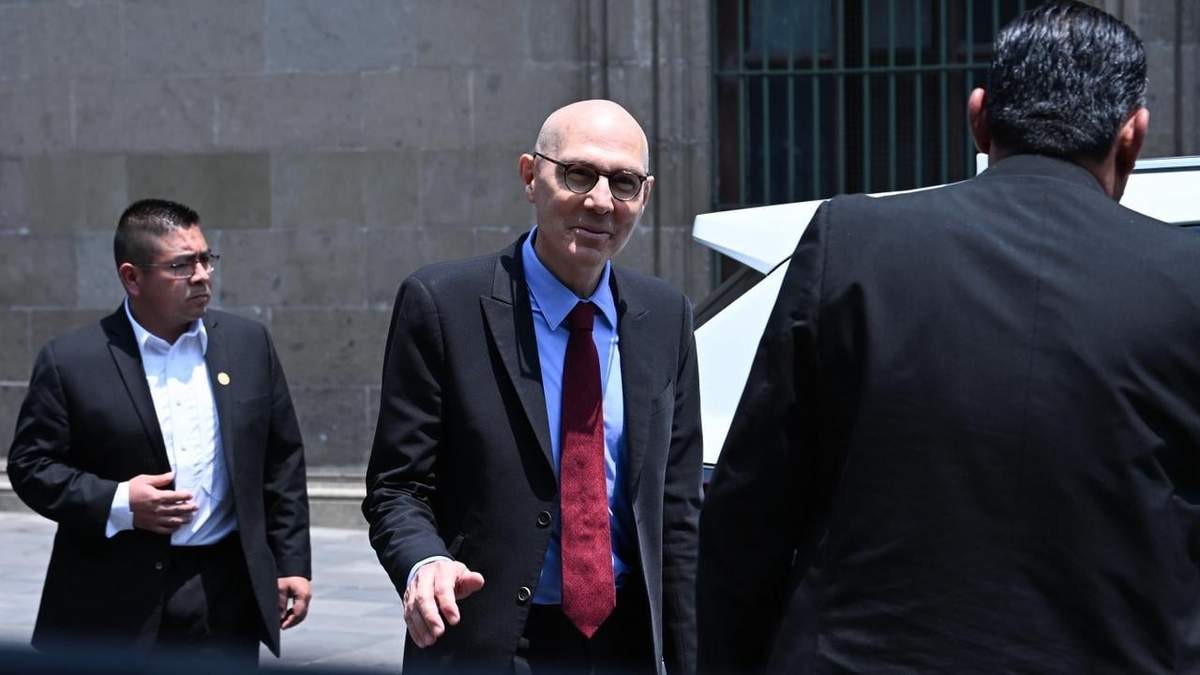 Volker Türk al salir de Palacio Nacional