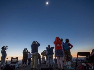 En la Patagonia aguardan a un gran número de turistas para ver el eclipse solar