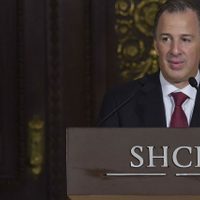 Mueven piezas en la Secretaría de Hacienda