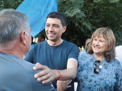 Koopmann anunció que durante su gestión se pavimentarán 2.000 cuadras en distintos municipios neuqui