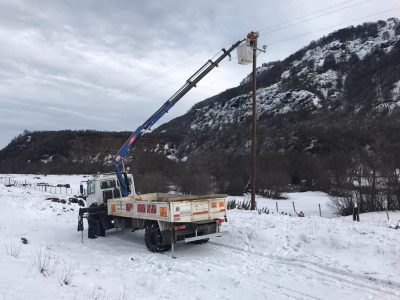 Obra de energía eléctrica beneficia a familias de la comunidad Curruhuinca