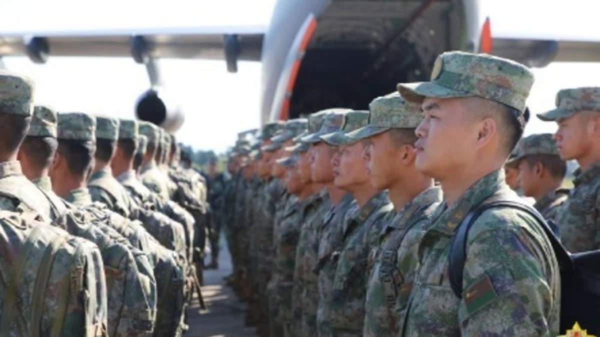 Soldados chinos llegan a Bielorrusia para la realización de maniobras antiterroristas conjuntas