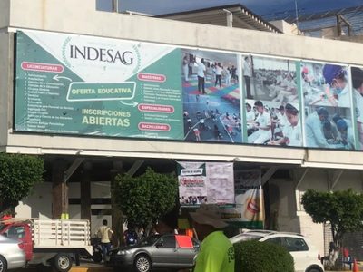 Universidad privada promete lugar en la UAGro, cobra y no cumple