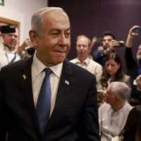 Netanyahu declara por primera vez en su juicio, rechaza acusaciones