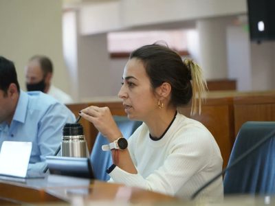 Quieren ampliar las restricciones para los funcionarios públicos