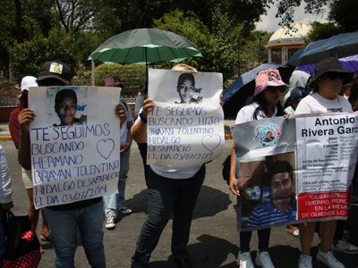 Colectivos de desaparecidos de Chilpancingo claman por atención del gobierno por segundo día