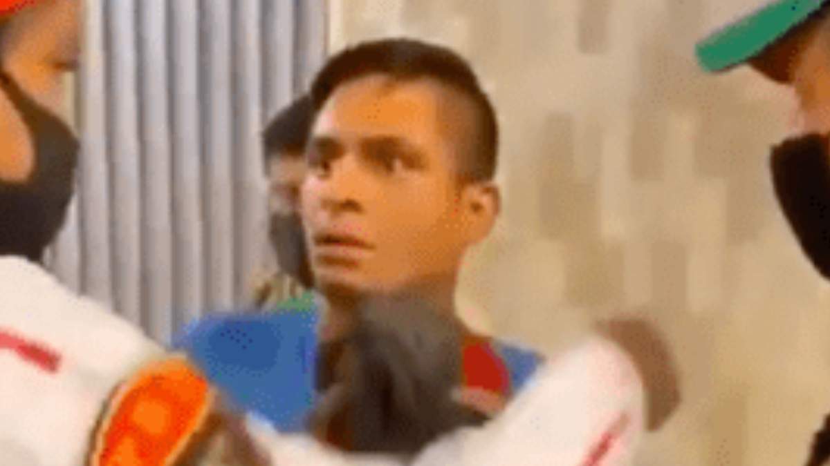 El hombre fue desalojado del Metro de la CDMX luego de amenazar a una pareja homosexual