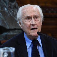 Pino Solanas dio positivo en coronavirus y está internado en Francia