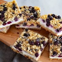 Cuadraditos de avena, arándanos y limón: si querés comer algo divino y sin tantas calorías, vas a amar esta receta