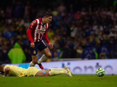 Chivas elimina al América en el Azteca; enfrentará a Tigres en la final