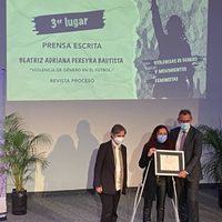 Premian a la reportera de Proceso, Beatriz Pereyra, por trabajo sobre violencia de género en futbol