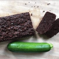 Torta de chocolate y zucchini: ingeniatelas con esta receta para camuflarle las verduras a tus hijos en un postre