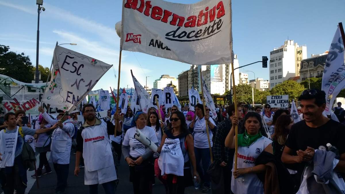Concentración de delegados del ATEN (Asociación de Trabajadorxs de la Educación de Neuquén).