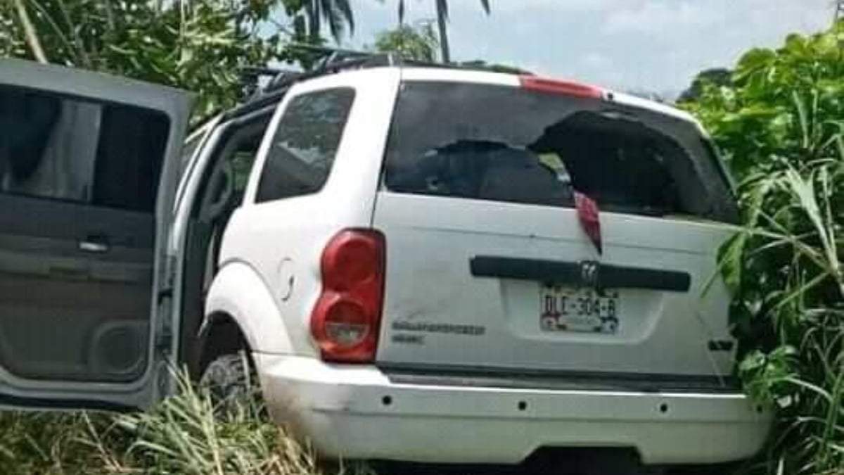 La camioneta baleada por elementos de la Guardia Nacional
