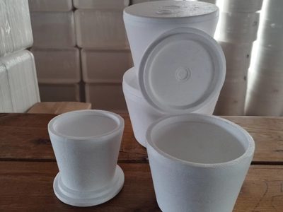 Juntá las tapas de potes de helado vacíos y dales vida con esta idea "low cost" para la habitación de los más chicos