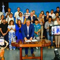 Entregan más de 1.700 millones de pesos a 38 clubes que serán destinados a infraestructura y desarrollo social