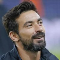 Nunca se la vio: ella es Débora, la novia de la infancia de Pocho Lavezzi y madre de su hijo