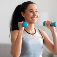 3 ejercicios súper fáciles para tonificar hombros y tener unos brazos de hierro
