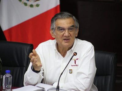 Américo Villarreal niega tener permiso especial para entrar a EU y muestra su visa